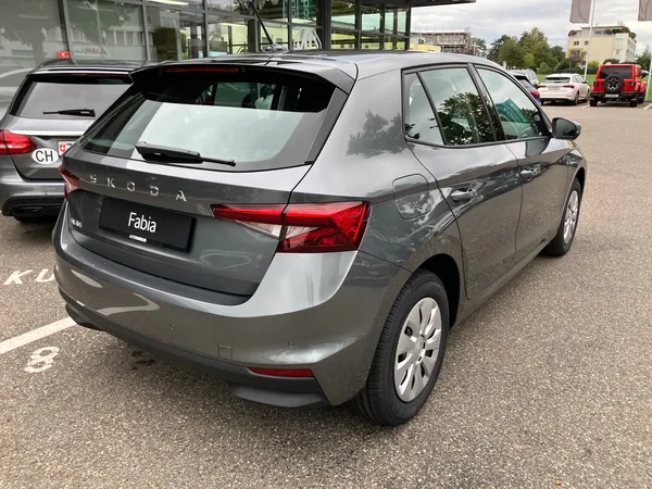 Car image 6