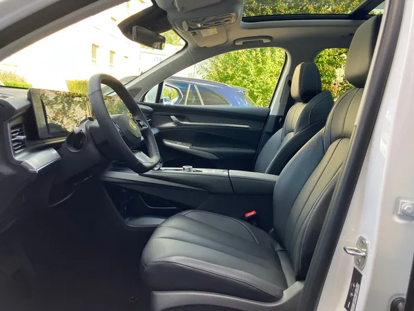 Car image 8