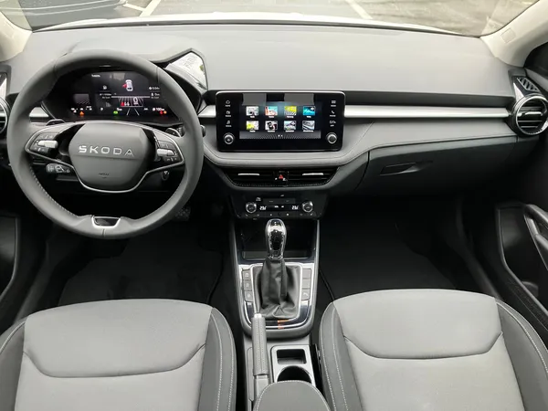 Car image 9