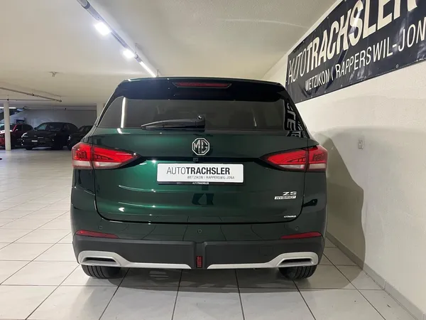 Car image 4