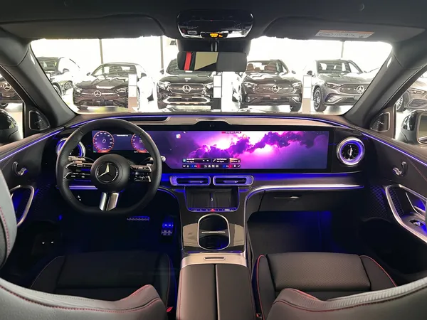 Car image 14