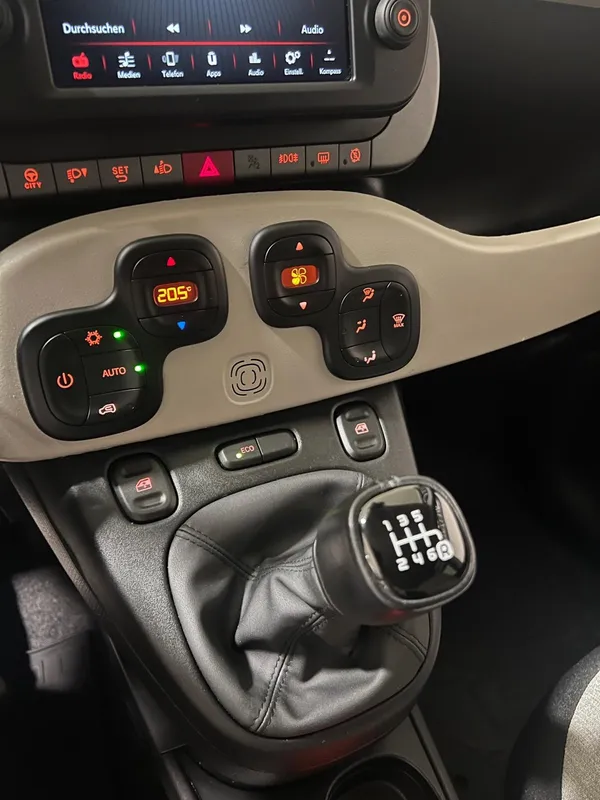 Car image 8