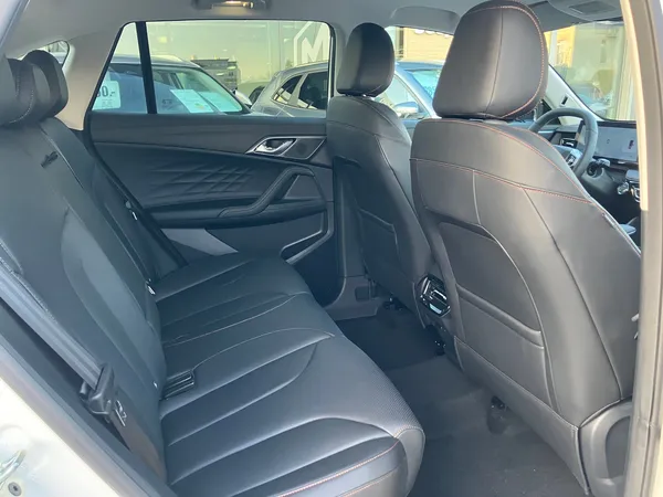Car image 7